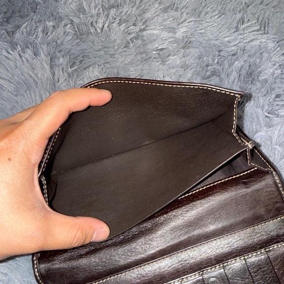 Classic Gucci Monogram Wallet - Picture 13 of 16